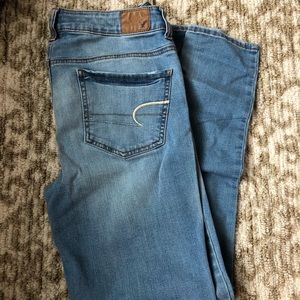 American Eagle Lightwash Jeggings Size 10 Long
